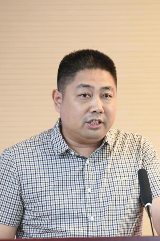 （中国通信工业协会互联网影视传媒管理办公室常务副主任、yl23411永利集团官网校友企业家联盟副秘书长 卢建军）